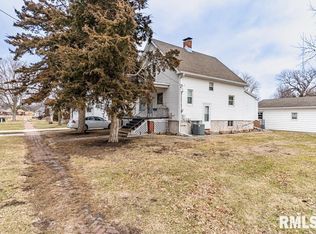 451 Oak St, Galesburg, IL 61401