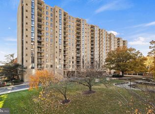 4500 S Four Mile Run Dr APT 927, Arlington, VA 22204