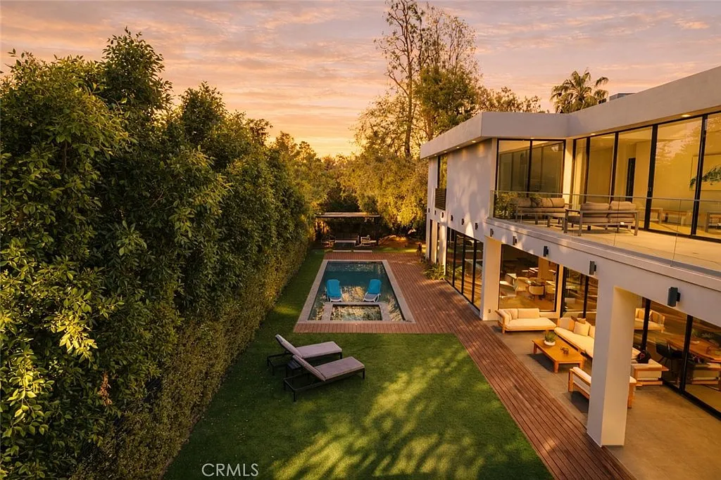 6 bed, 9738 sqft, $46,000 — Photo 3