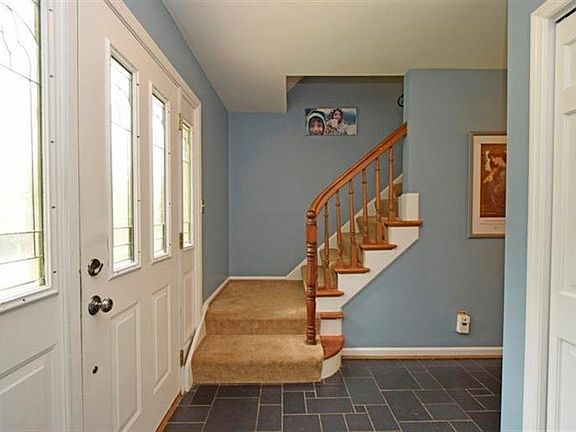 3rd image of 7948 Schoolhouse Ln