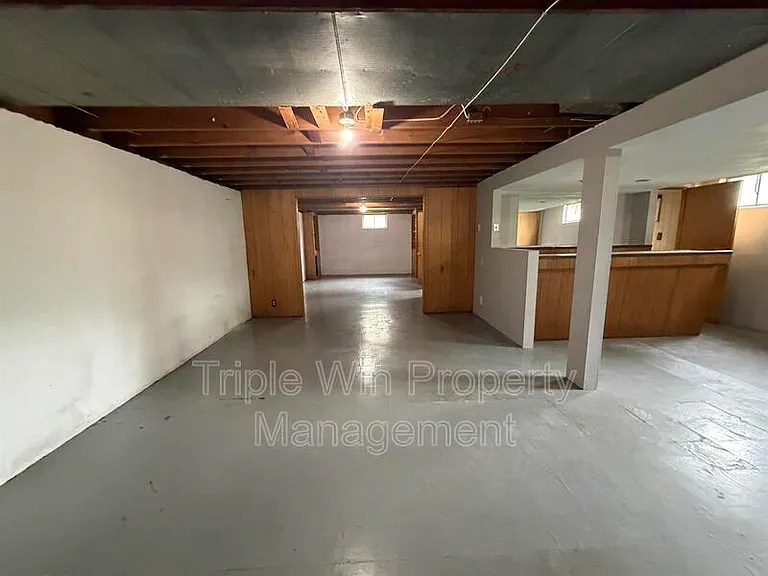 10319 Varnum Dr — Photo 34