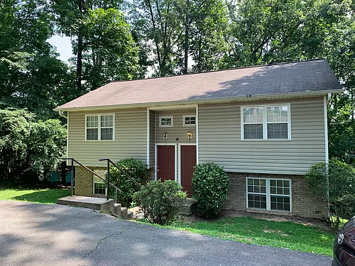 17 King Arthur Pl #B Photo 1