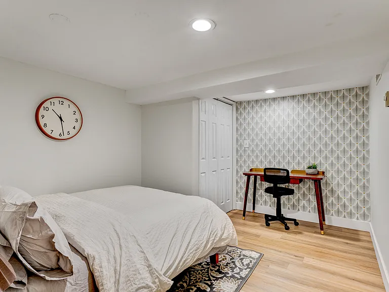 1002 C St NE #B — Photo 8