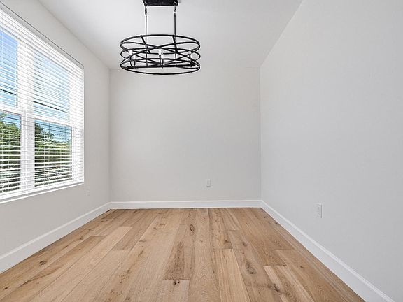 5th image of 109 Paul Wittke Drive