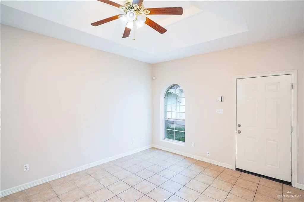 2 bed, 2.0 bath, 783 sqft, $750 — Photo 2