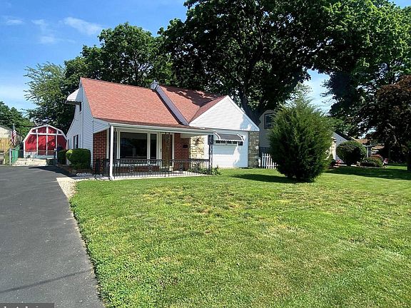 3rd image of 11014 Kelvin Ave