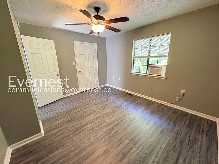 1800 Labette Manor Dr #5 — Photo 10