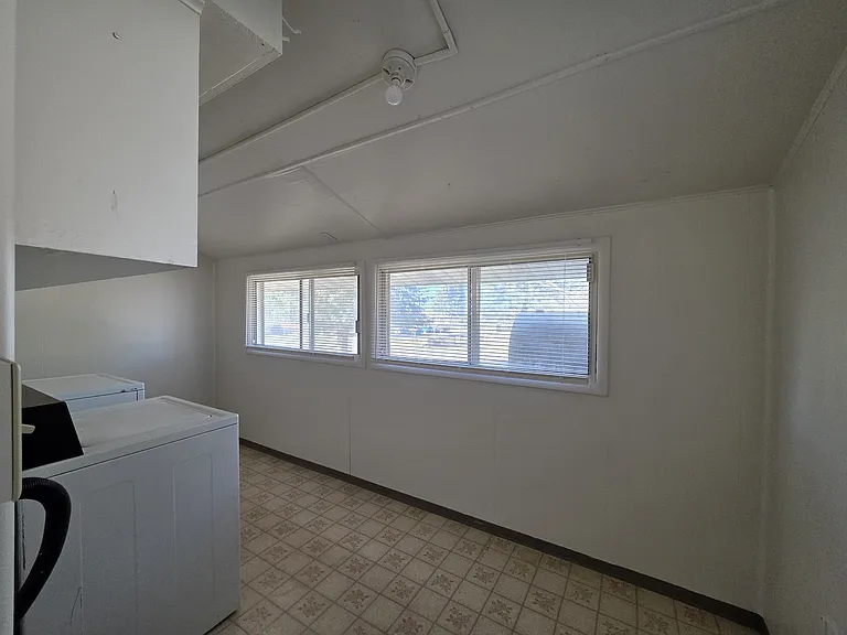 207 W Park St — Photo 18