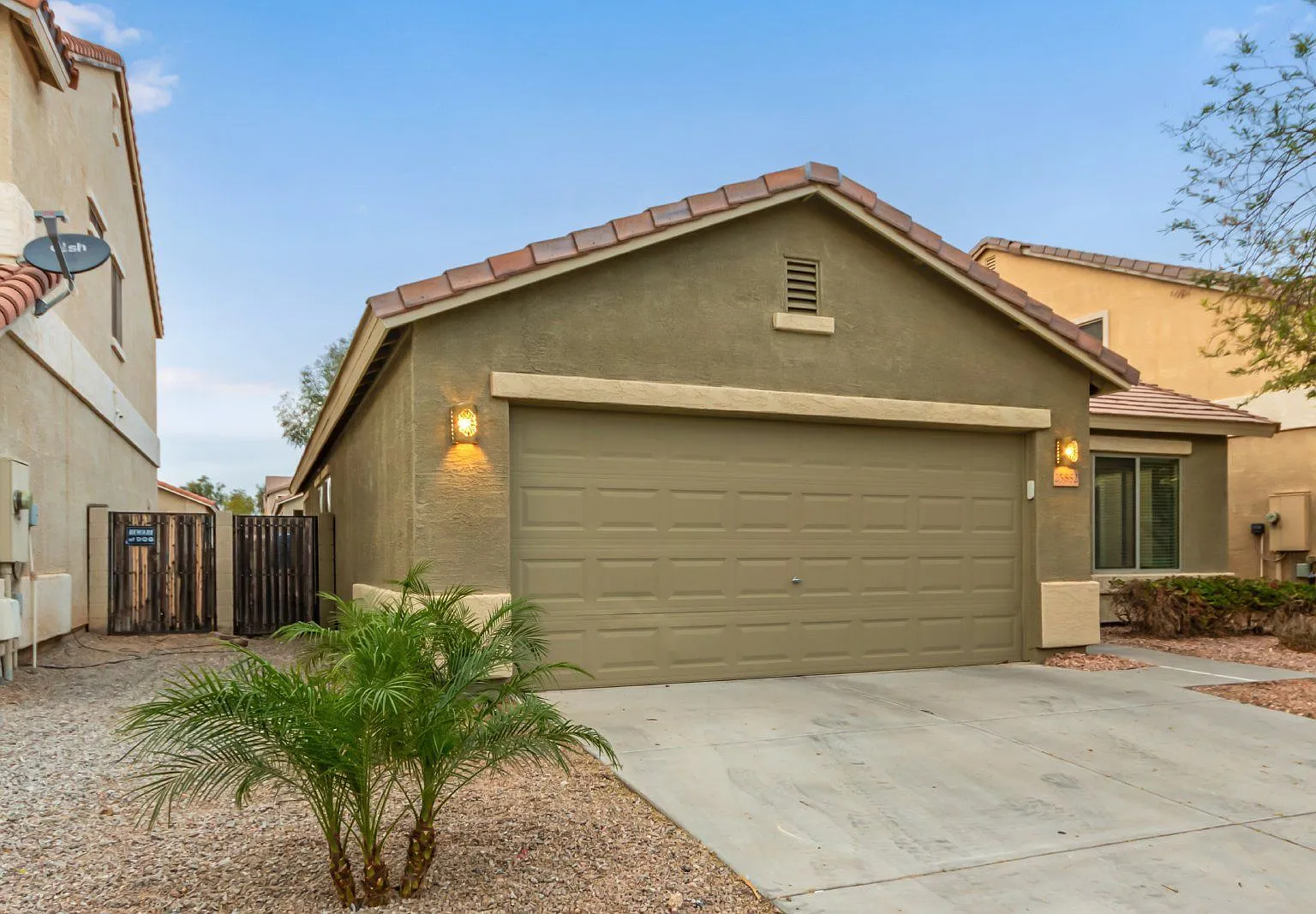 3 bed, 2.0 bath, 1394 sqft, $1,595 — Photo 2
