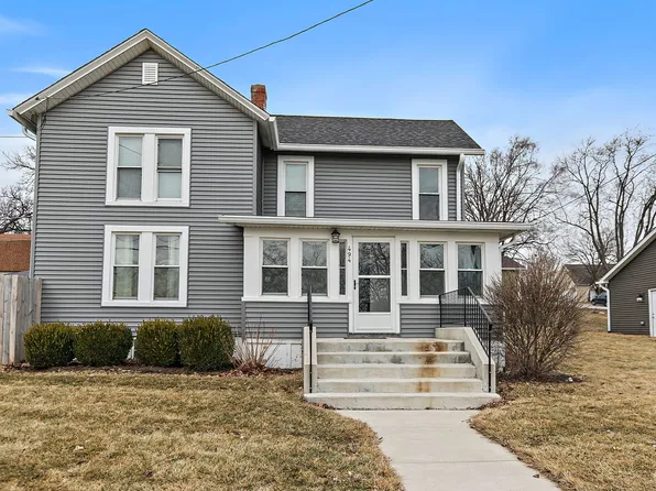 494 N Walnut St, South Elgin, IL 60177