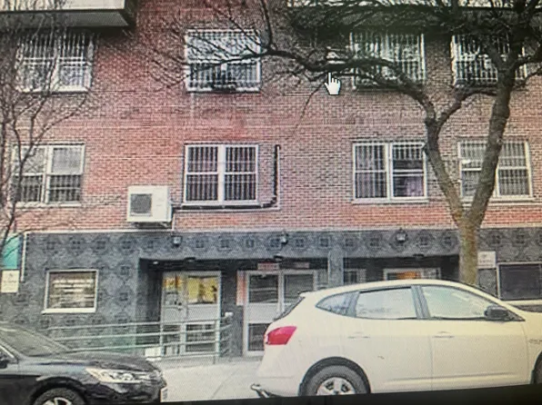 531 52nd Street image 1 of 5