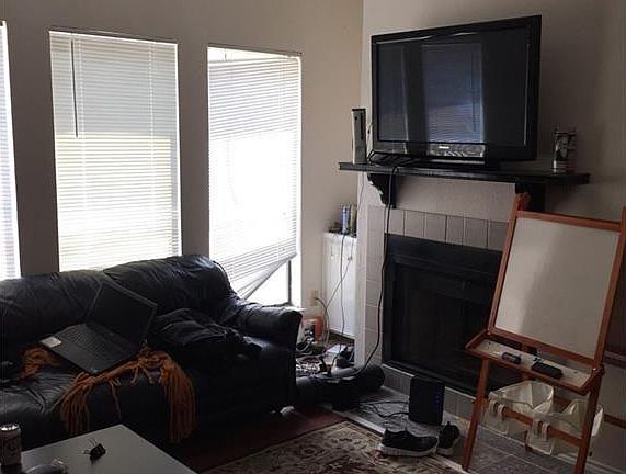 4th image of 2706 Salado St APT 208