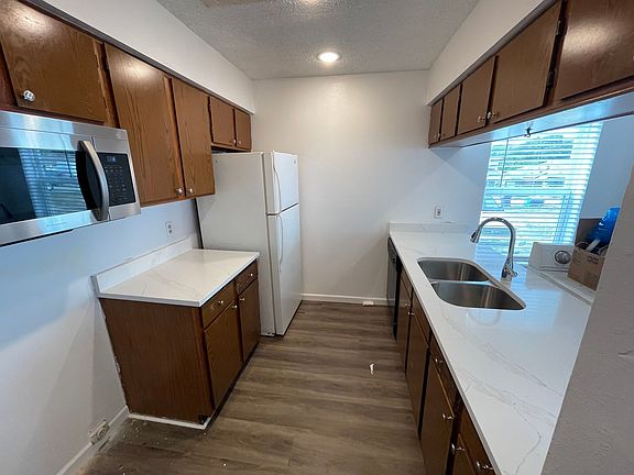 5th image of 5320-5322 Carver Dr #5320