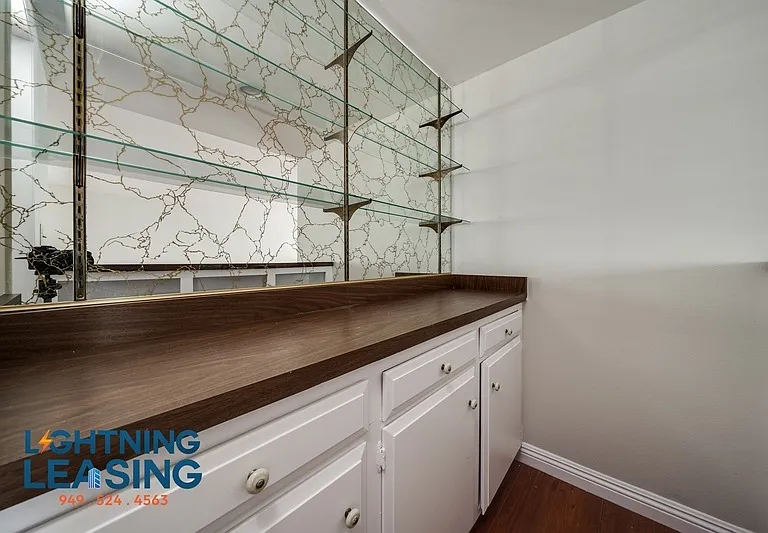 815 S Shenandoah St #301 — Photo 10