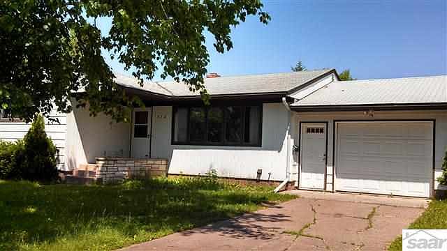 1st image of 712 11th Ave W
