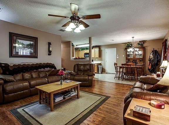 5th image of 1681 Wildrose Dr
