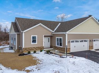 3 Elena Ct, Mechanicville, NY 12118