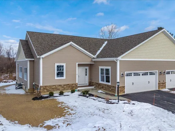 3 Elena Court, Halfmoon, NY 12118