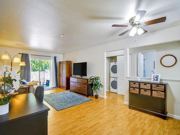 678 Santa Alicia Dr