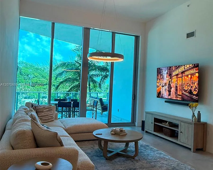 701 N Fort Lauderdale Beach Blvd #214