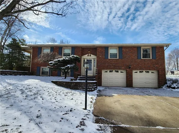 49871 S Park Cir, East Liverpool, OH 43920