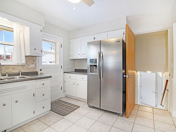 5th image of 206 Sandalwood Dr