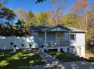 242 1/2 Brethren Church Rd, Beckley, WV 25801