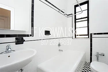 Rented by R New York