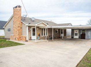 414 N Sycamore St, Muenster, TX 76252