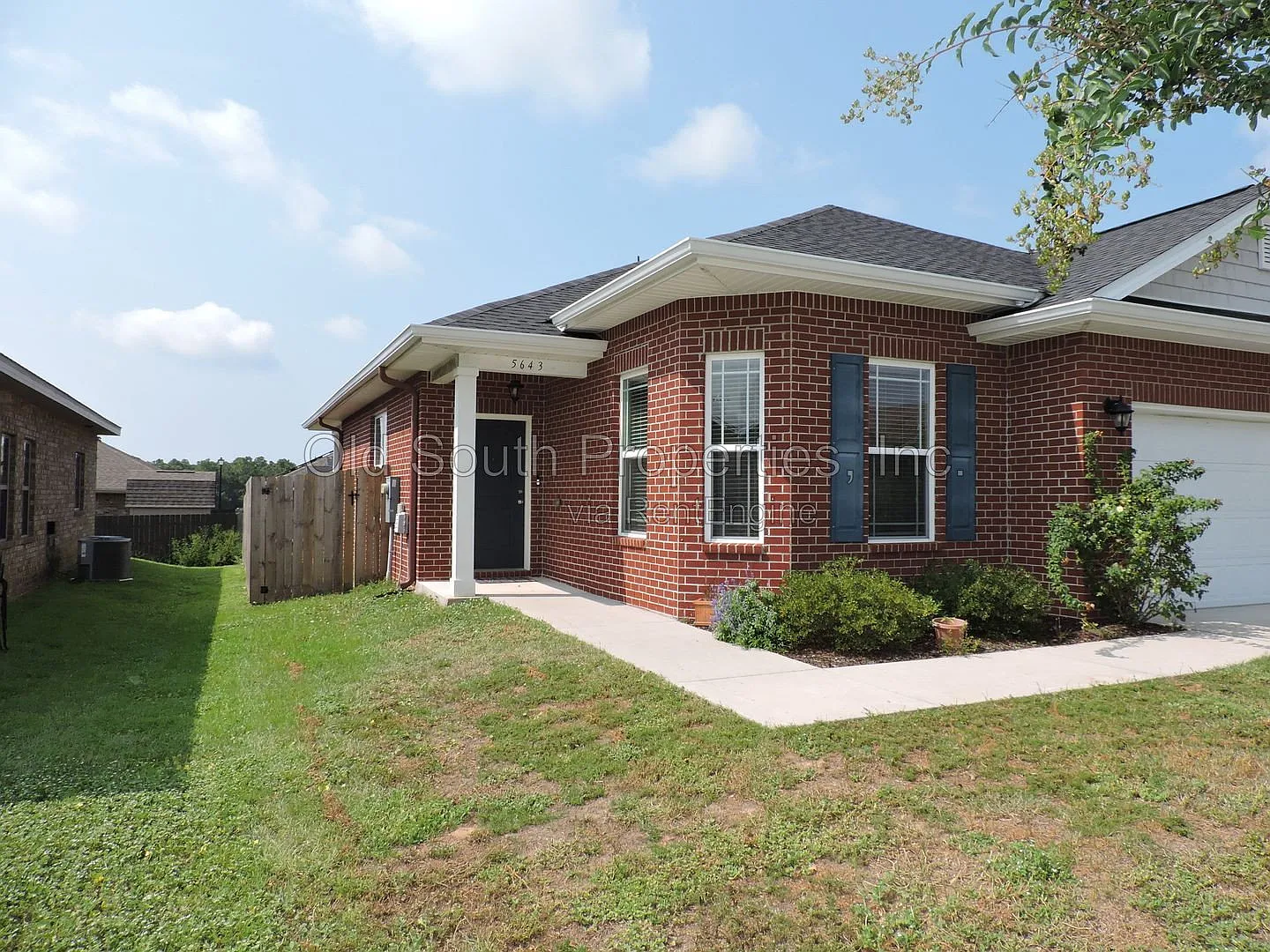 3 bed, 2.0 bath, 1604 sqft, $1,875 — Photo 2
