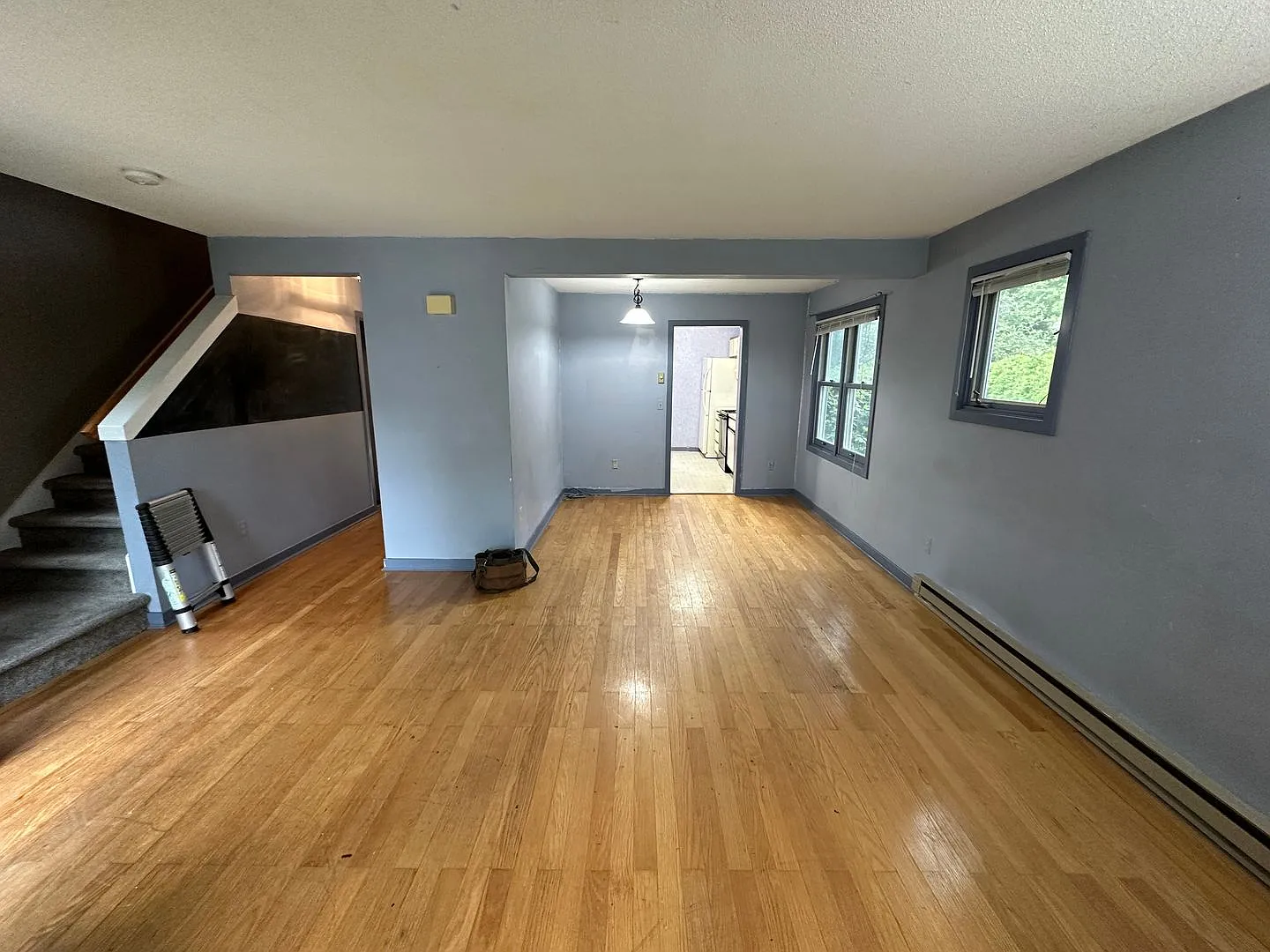 4 Bedroom Townhouse Close to Campus Perfect for Groups! — Photo 2