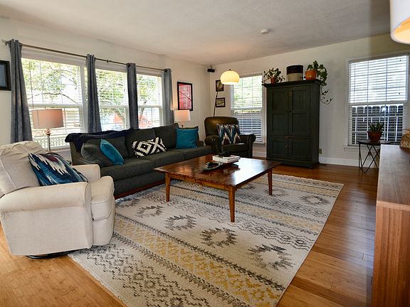 5th image of 5101 Indianola Ave