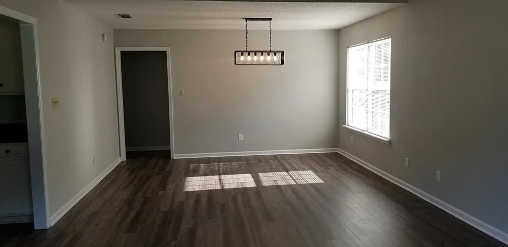 3 bed, 1257 sqft, $1,525 — Photo 3