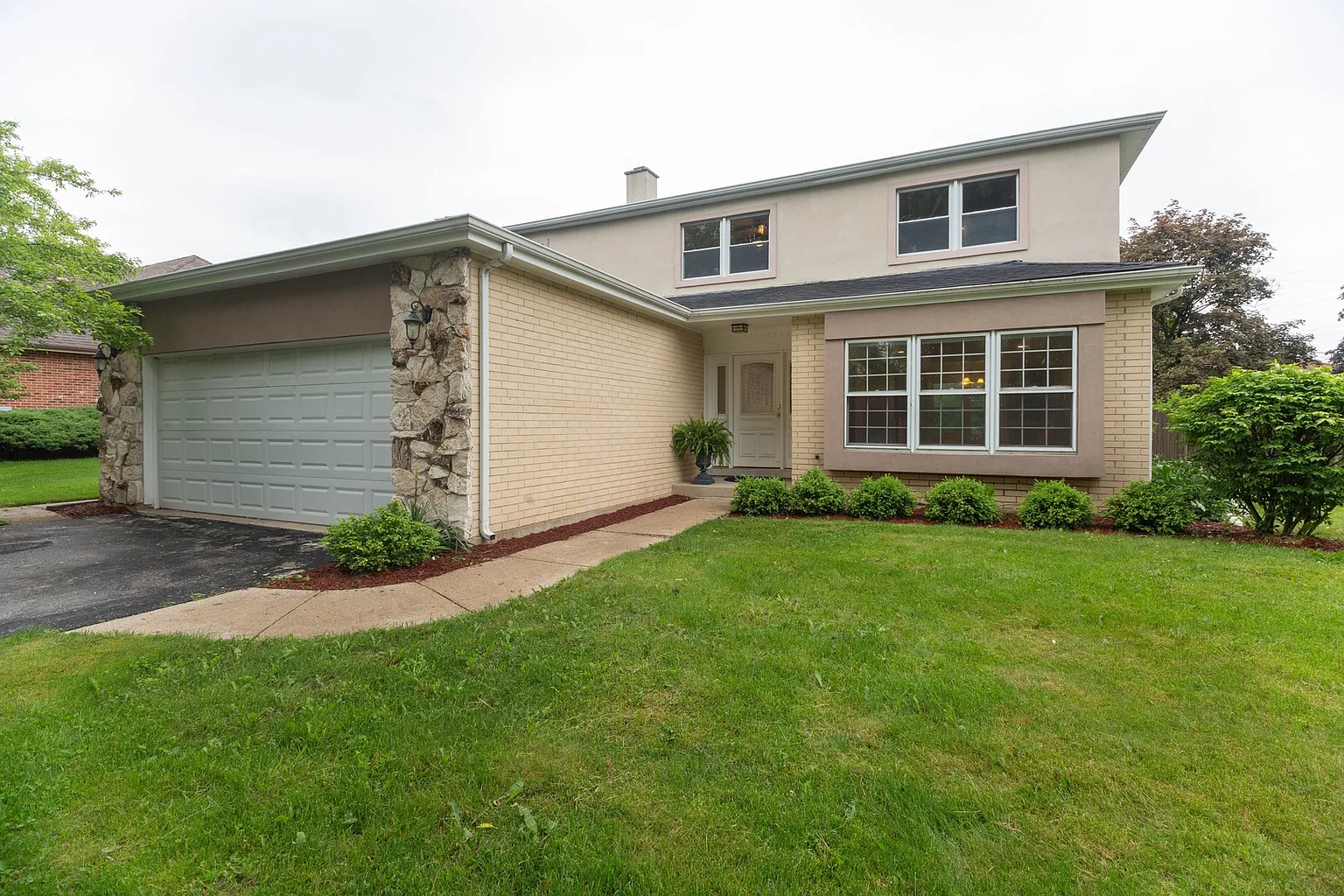220 Carter Ct photo 1