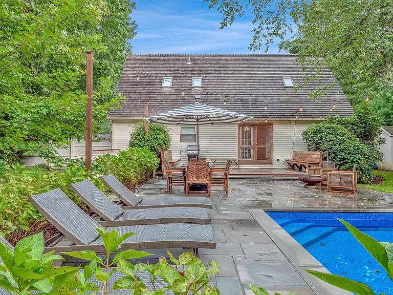 97 Wainscott Northwest Rd — Photo 27