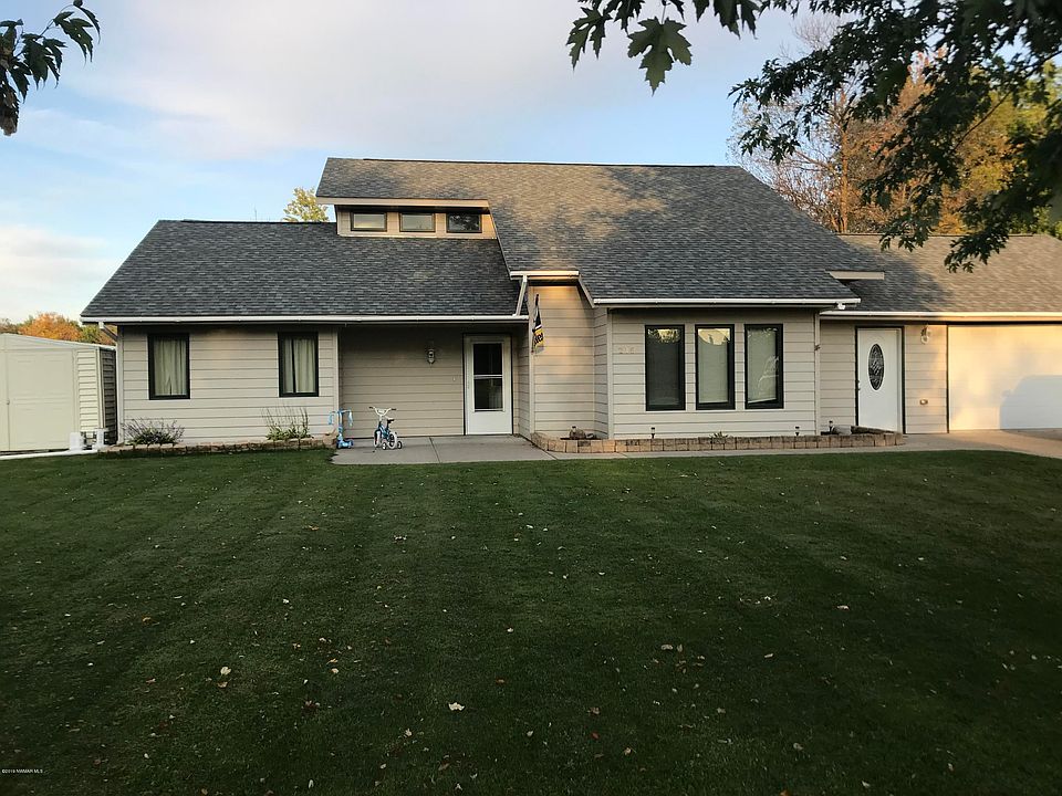 2nd image of 216 Dogwood Dr