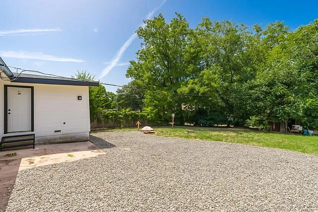 4 bed, 2.0 bath, $685 — Photo 4