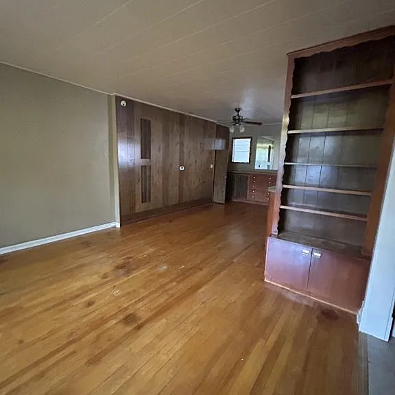 419 Macon Ave — Photo 8