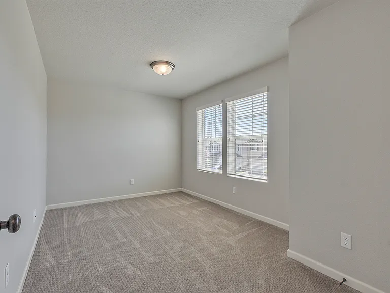2073 Silverstone Dr — Photo 18