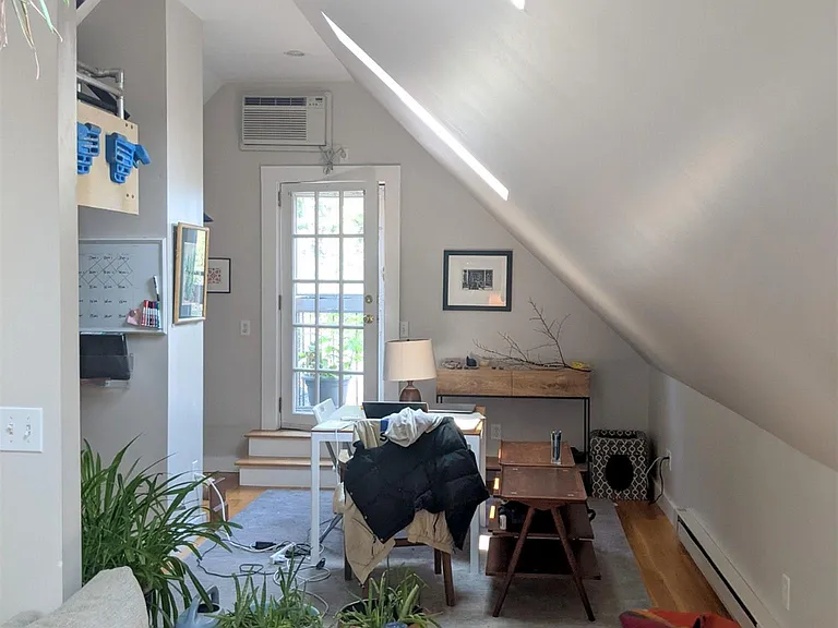 67 Hudson St — Photo 2