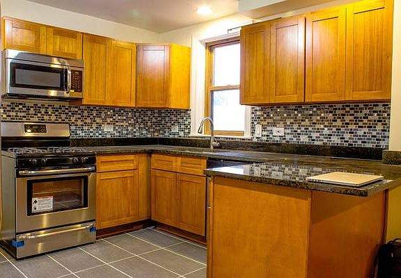 4th image of 11163 S Central Park Ave