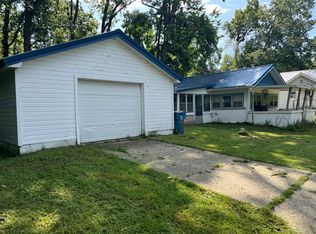 8186 N Blackhawk Ave, Walkerton, IN 46574