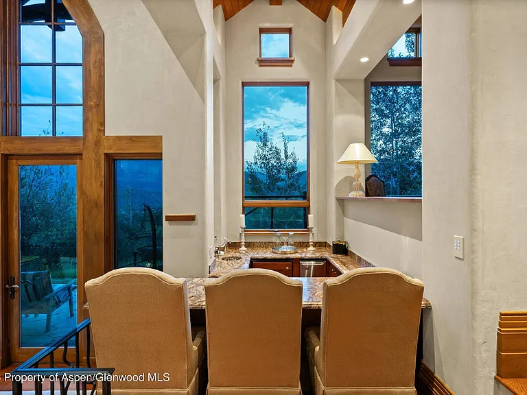 691 Pfister Dr — Photo 27