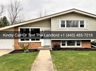 1064 Anthony Rd, Wheeling, IL 60090