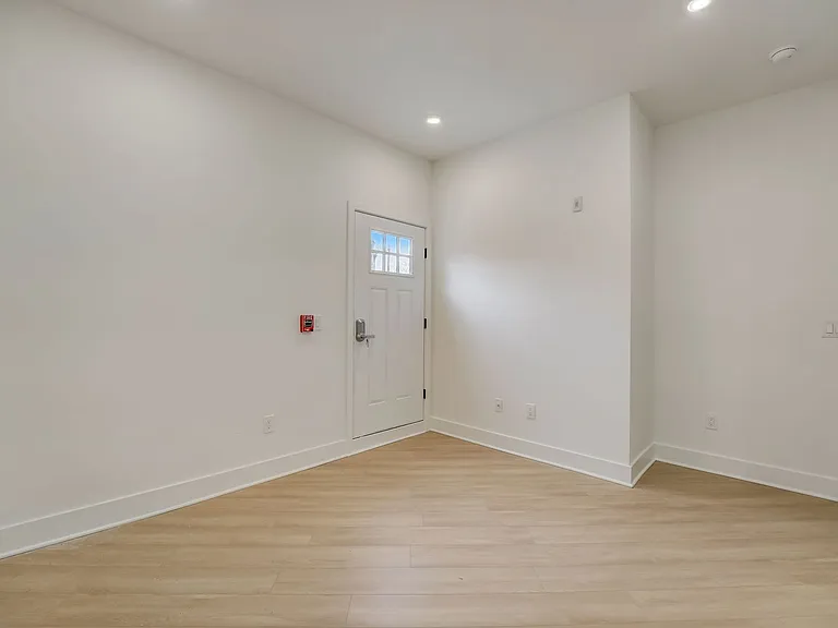 Nova Commons - 4200 Landcaster Ave — Photo 33