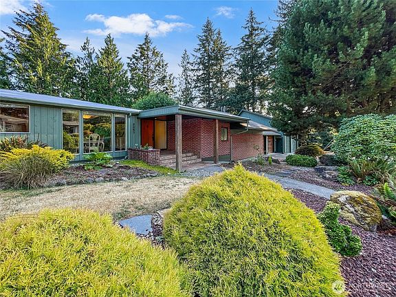 2nd image of 2357 Cascade Way