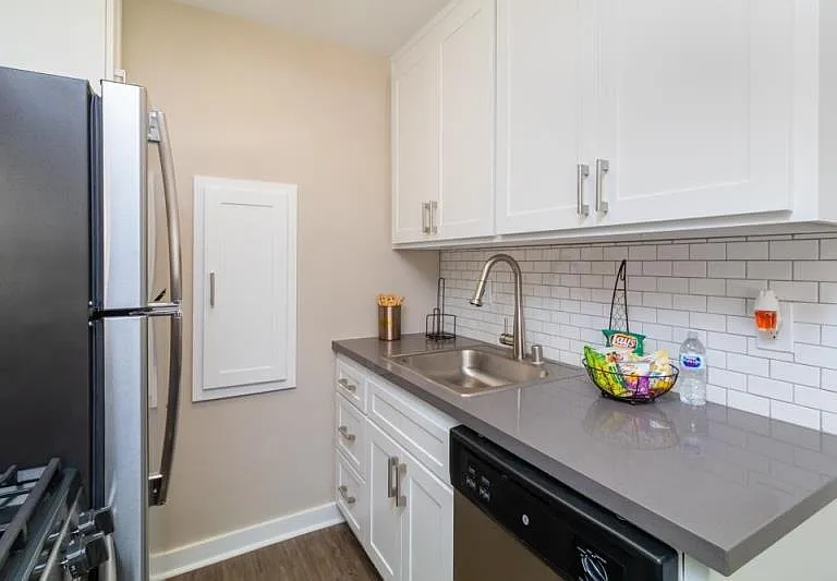 Mosaic at Western Apartments Homes — Photo 42
