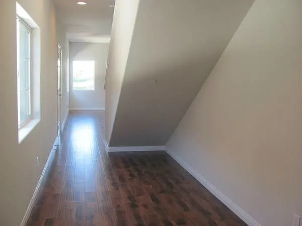 866 Lawrence Dr — Photo 15