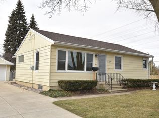 4055 S Taylor Ave, Milwaukee, WI