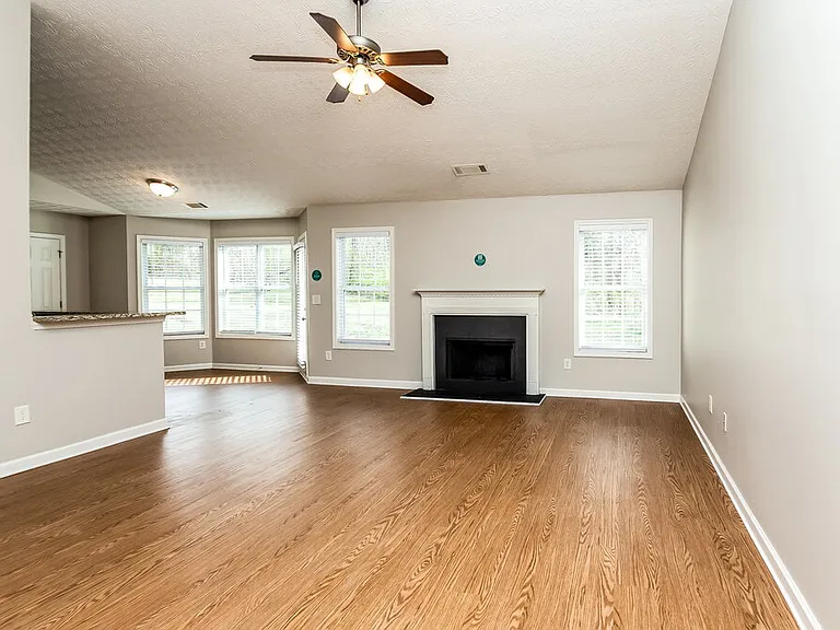 125 Cheyenne Dr — Photo 3